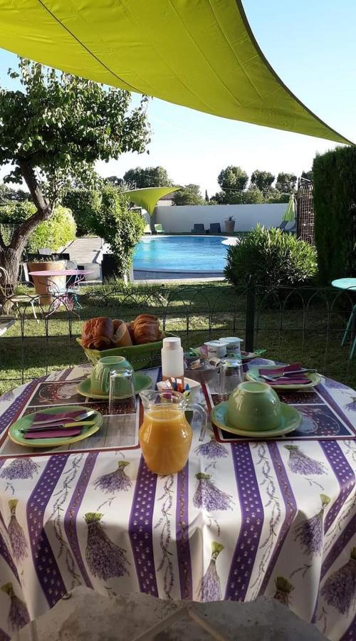 Hotel Font De Lauro Saumane-de-Vaucluse Bagian luar foto