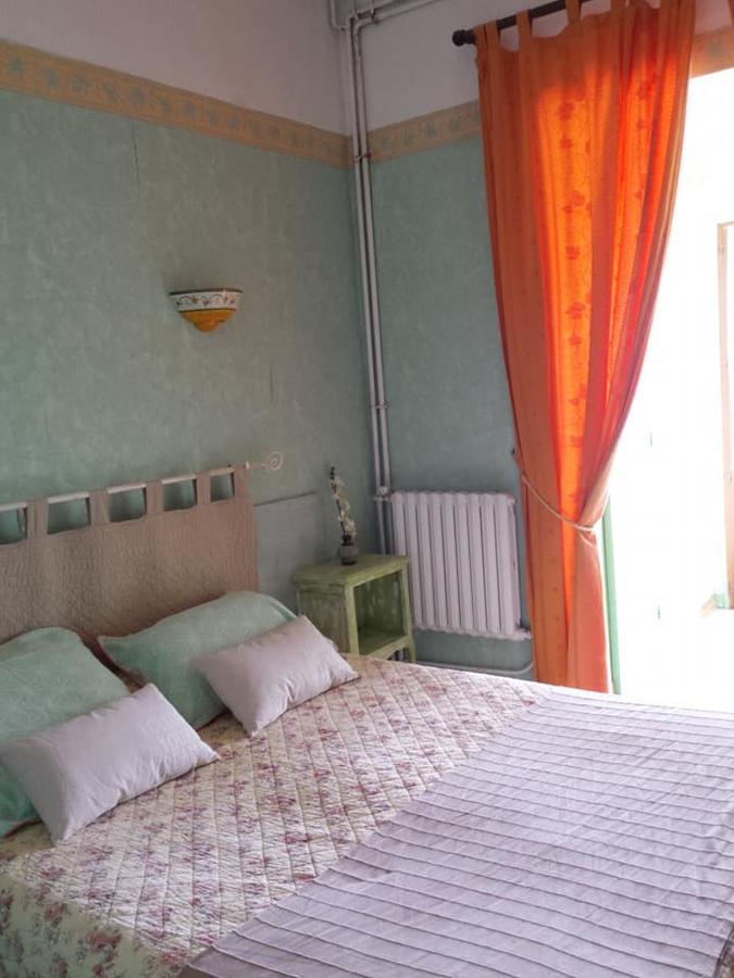 Hotel Font De Lauro Saumane-de-Vaucluse Bagian luar foto