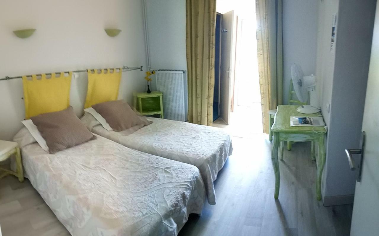 Hotel Font De Lauro Saumane-de-Vaucluse Bagian luar foto